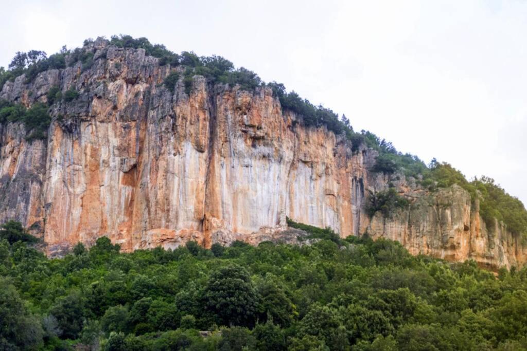 Ferula Romantica Mansarda Tra Fiumi E Montagne Sardegna Seùlo Exteriör bild